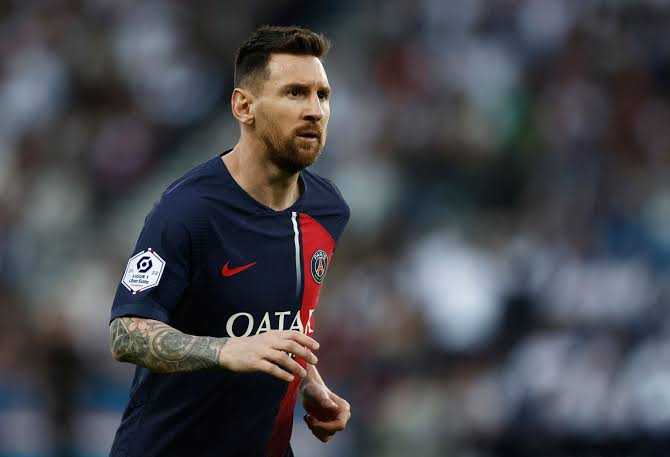 Lionel Messi Responds To Boos By PSG Fans