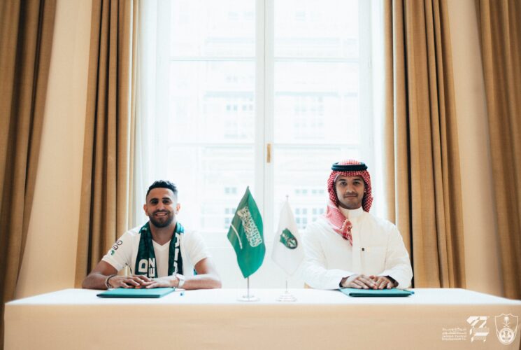 Official: Mahrez Departs City For Al-Ahli