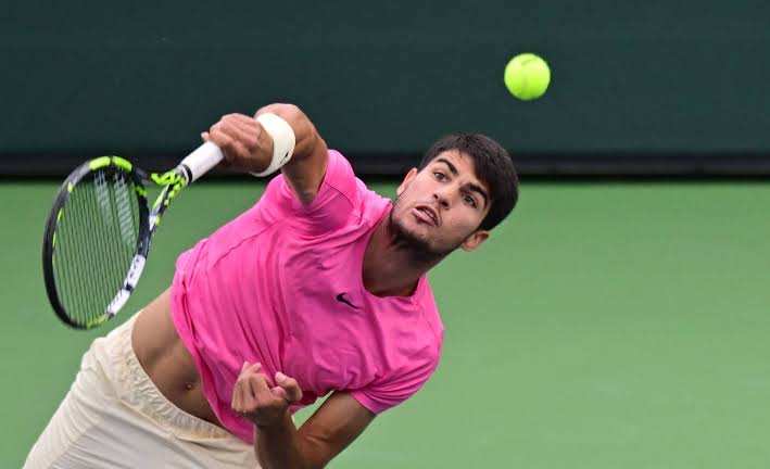 Alcaraz overcomes Goffin on Hopman Cup debut