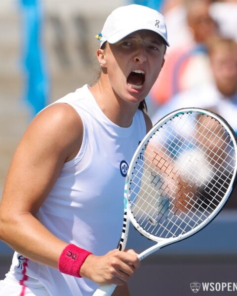 Iga Swiatek Fights back from 5-3 down in the first set against Marketa Vondrousova to reach the semis in Cincinnati 