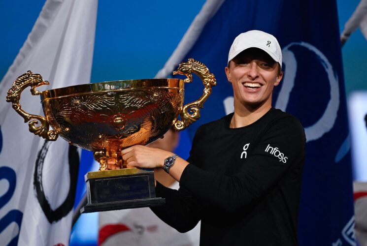 China Open: Iga Swiatek beats Liudmila Samsonova to lift title 