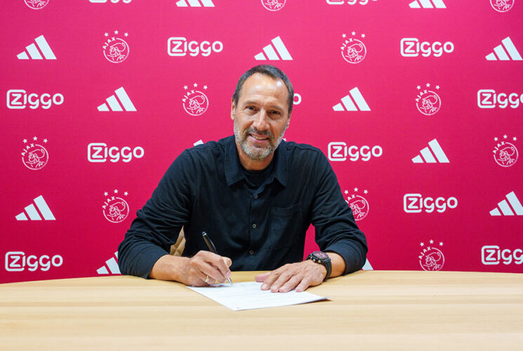 Official: Ajax Appoints van ‘t Schip as Interim Manager