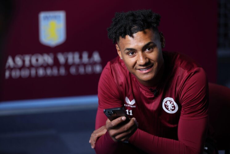 Official: Watkins Renews Contract With Villa