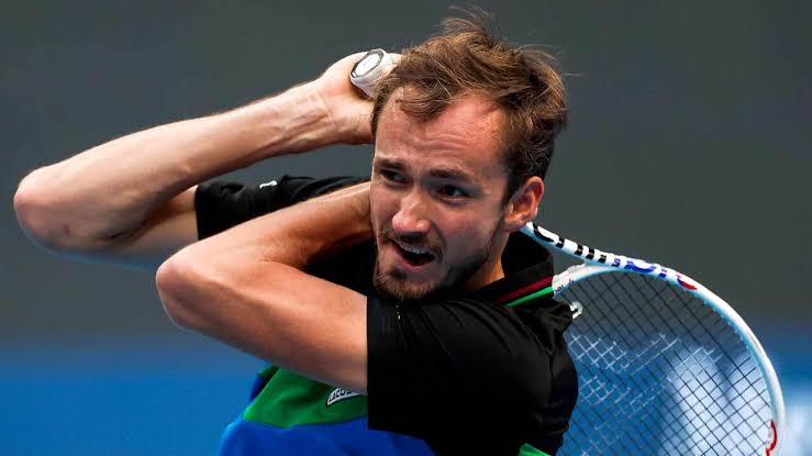 Daniil Medvedev Sets Jannik Sinner final in Vienna after victory over Stefanos Tsitsipas 