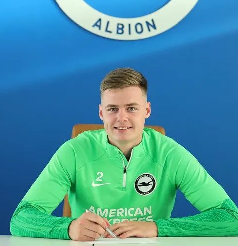 Contract Extension: Evan Ferguson Commits to Brighton Until 2019