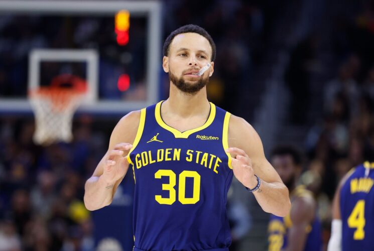 The Warriors’ victory in Portland ended Stephen Curry’s 3-point streak at 268 games.