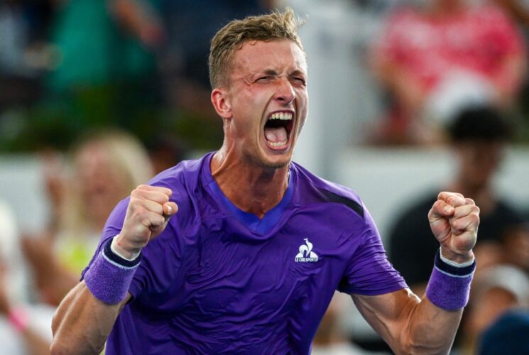 Adelaide International: Jiri Lehecka beats Jack Draper to win first ATP tour title