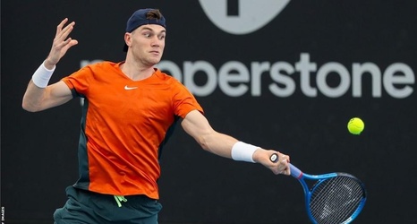 Adelaide International: Jiri Lehecka, Jack Draper to meet in title decider