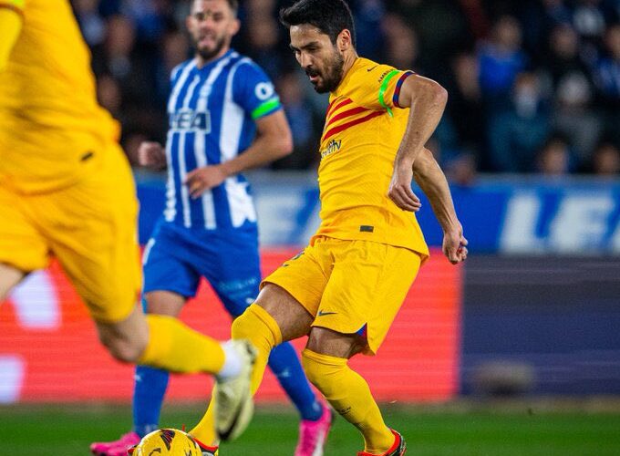 Gundogan scores in 10-man Barca ruthless win over Alaves