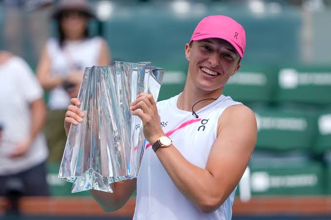 Indian Wells: Swiatek beats Sakkari to clinch title