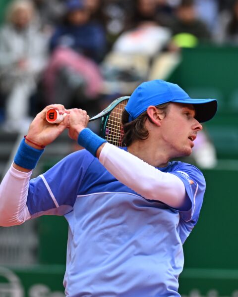 Alex De Minaur edge Wawrinka to reach second round in Monte Carlos