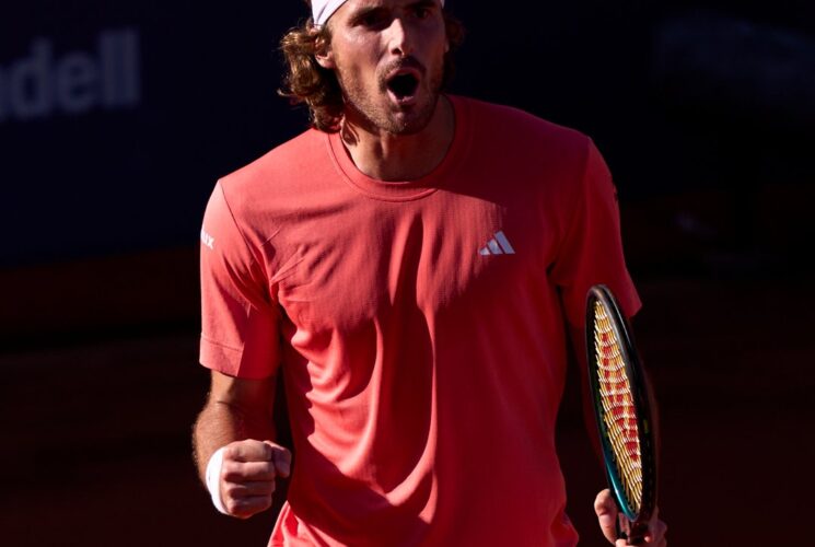 Barcelona Open: Tsitsipas fends off scare to reach the semis