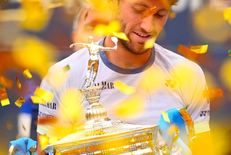 Barcelona Open: Ruud beats Tsitsipas to lift title