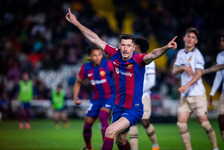 La Liga: Lewandowski nets hat-trick as Barcelona defeat Valencia 4-2