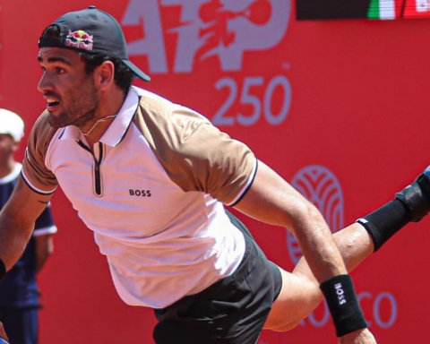 Berrettini ease into the last eight in Marrakech