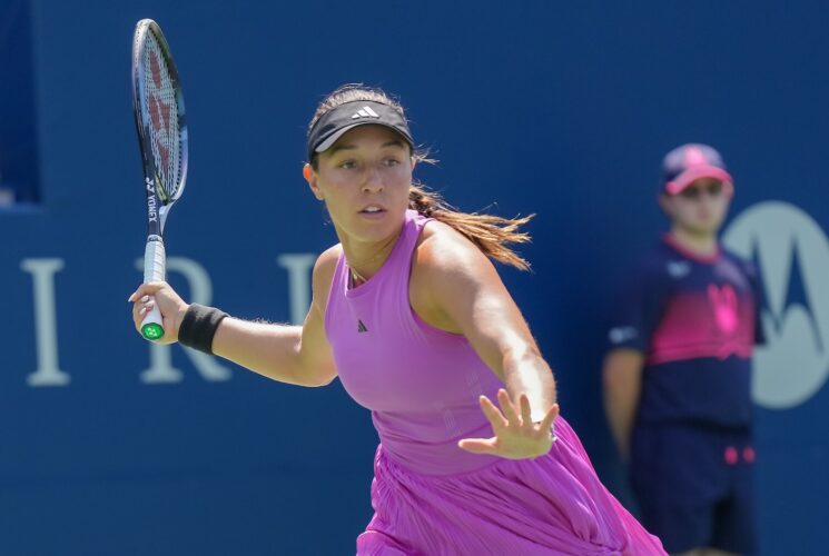 Pegula sets title match with Anisimova in Toronto