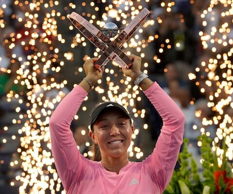 Pegula lifts consecutive crown, third WTA 1000 title in Toronto