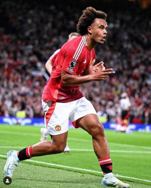 Zirkzee scores on debut for Man Utd, adores the feeling