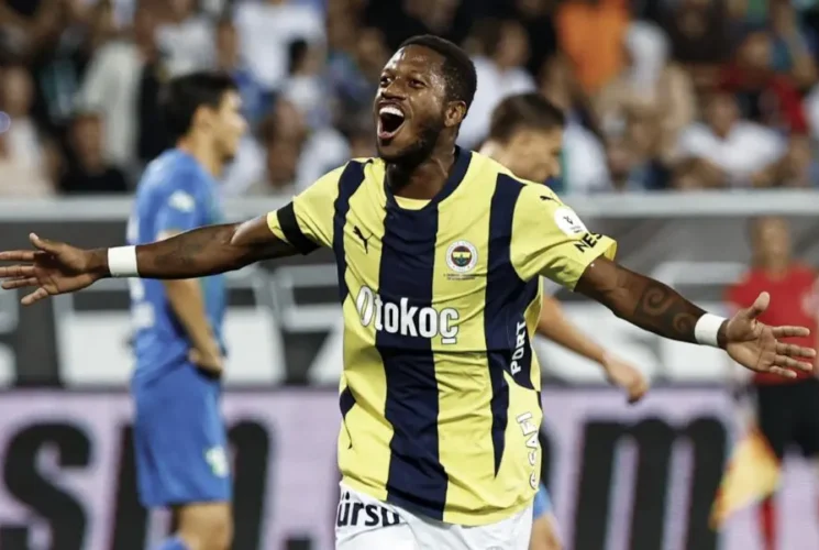 Fred scores first career hat-trick in Fenerbahce’s heavy win