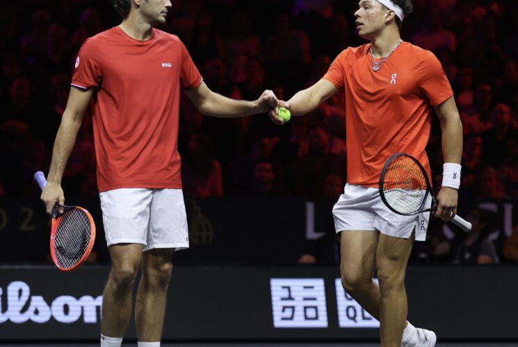 Laver Cup: Team World, Team Europe share the spoils on day one