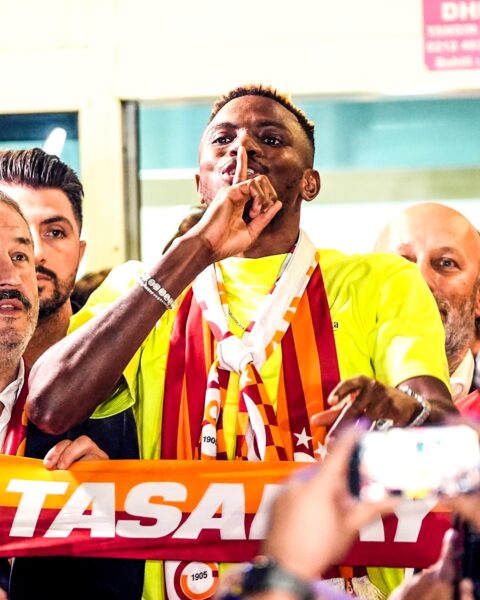 Oshimen saga: Nigerian signs for Galatasaray, receives massive welcome from fans, backed by Nigerian players