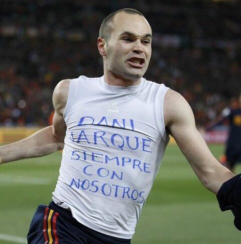 OFFICIAL: Iniesta retires from professional football