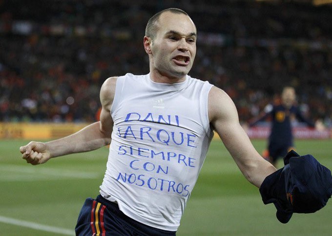 OFFICIAL: Iniesta retires from professional football