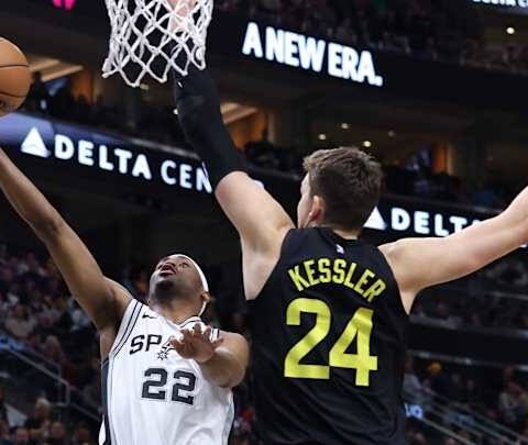 Spurs Rally Past Jazz, 126-120, in Preseason Matchup