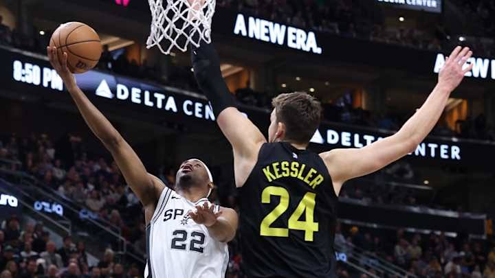 Spurs Rally Past Jazz, 126-120, in Preseason Matchup