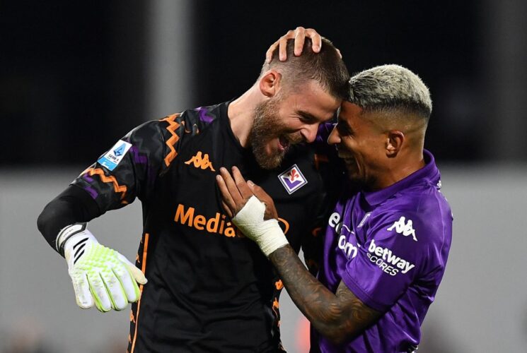 De Gea saves two penalties in Fiorentina’s dramatic triumph over Milan