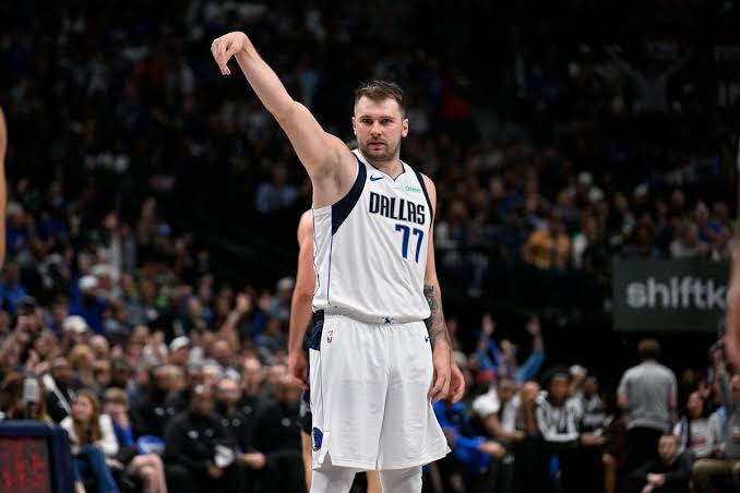 Mavericks Dominate Magic: A 108-85 Victory