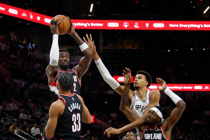 San Antonio Spurs Edge Portland Trail Blazers 108-105 in Thrilling Contest