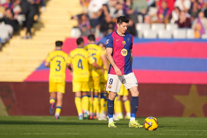 Barca fumbles again, loses at home to Las Palmas