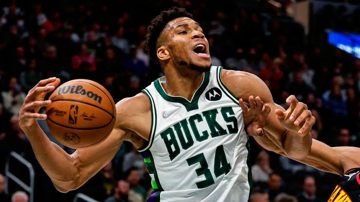 Giannis Leads Bucks to 97-81 Victory over Thunder