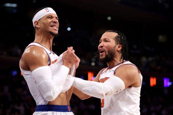 Christmas Thriller: Knicks Hold off Spurs 117-114