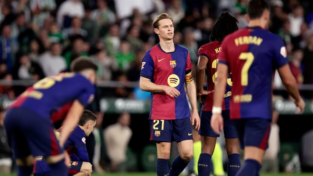 Barca drops points at Betis, squanders chance to extend lead at the top