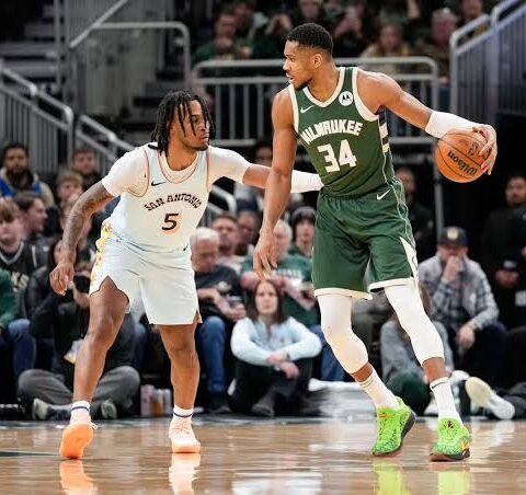 Giannis Powers Bucks past Spurs