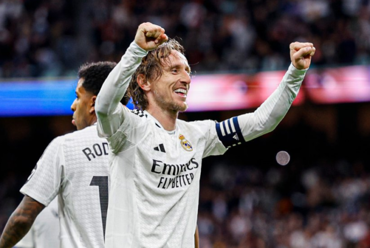 Madrid defeats Girona to keep title chase alive