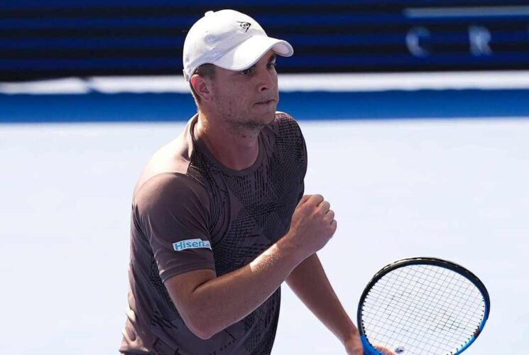 Kecmanovic overturns setback to lift Delray Beach Open title in Florida