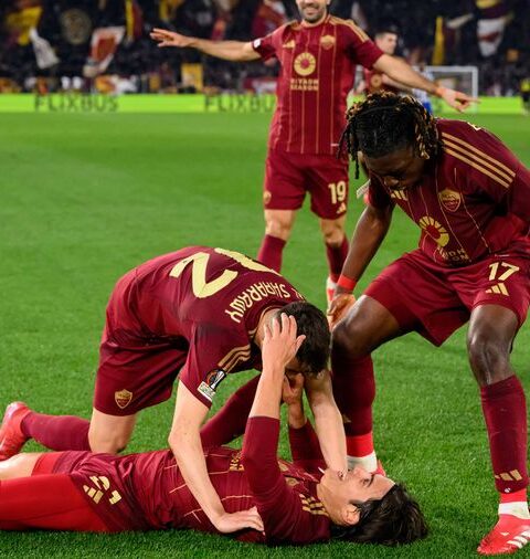 UEL: Dybala inspires Roma past 10-man Porto