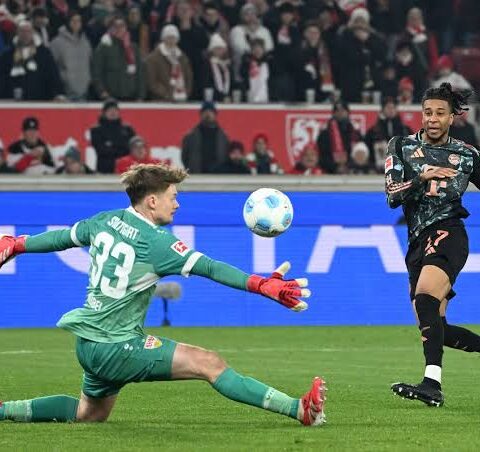 Bayern moves 11 points clear in comeback victory