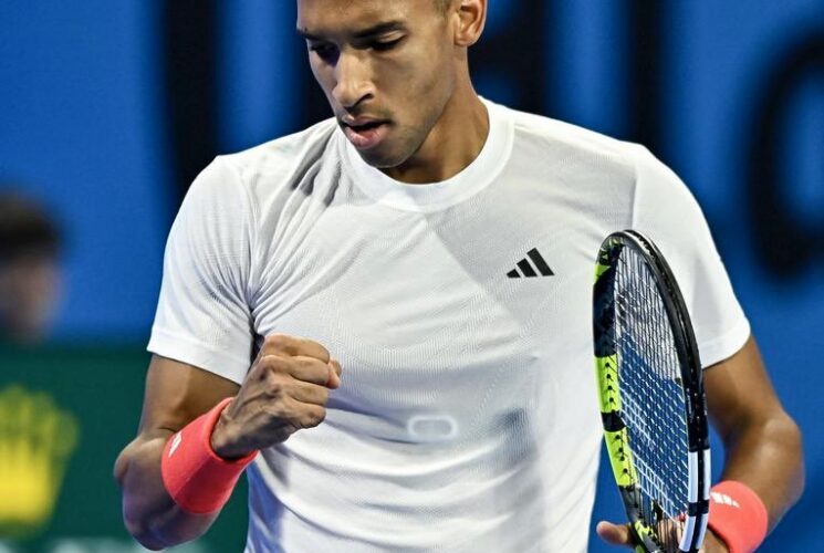 Auger-Aliassime set title decider with Tsitsipas in Dubai