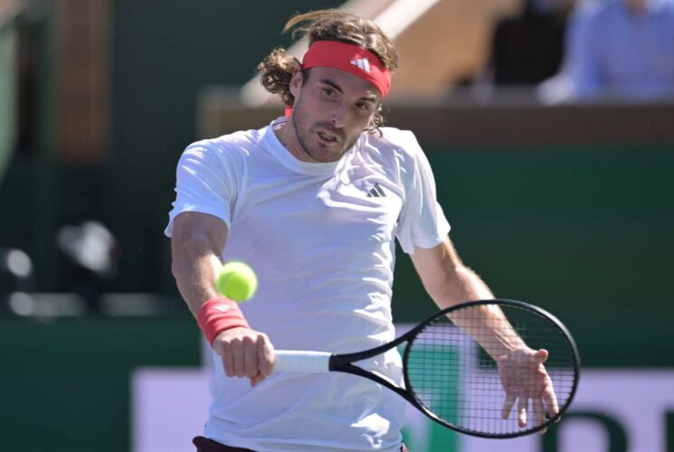 Tsitsipas extends unbeaten streak to seven games at Indian Wells, Fils advances